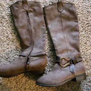 Calf-length boots